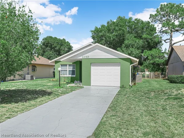 $199,900 | 4040 Dunn Avenue, Sebring, FL 33875