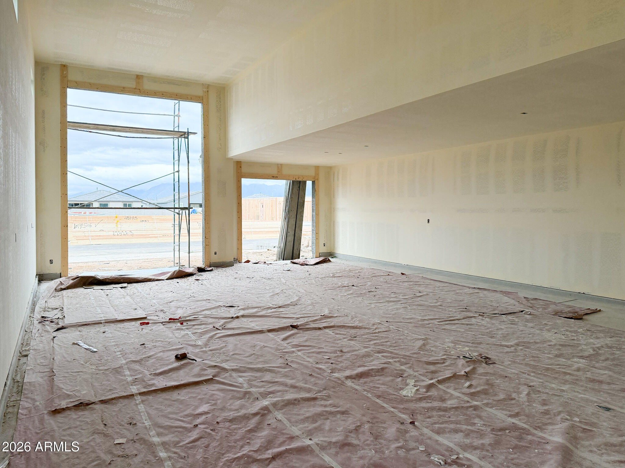 5530 West Hayduk Road Laveen, AZ 85339 - Photo 15 of 30 a view of empty room with window and dresser
