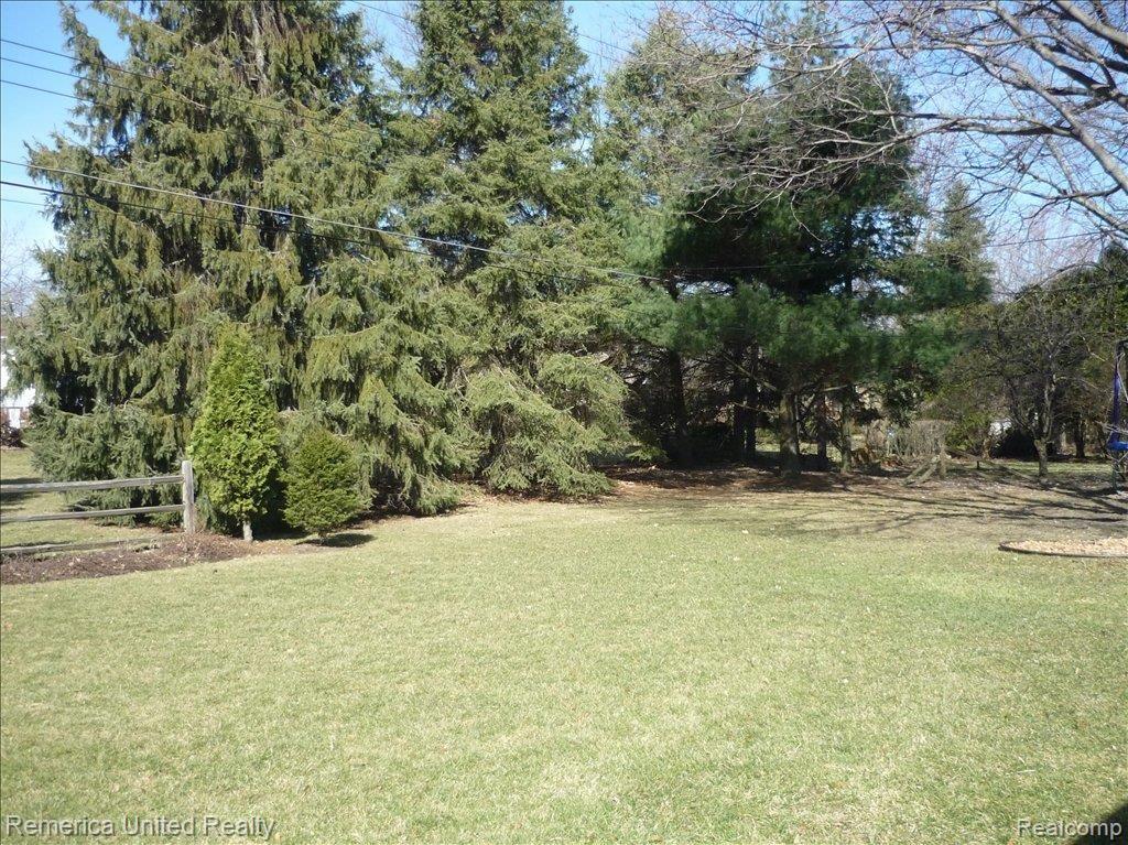 23971 Woodham Road Novi, MI 48374 - Photo 24 of 25 Private Backyard