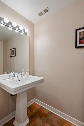 $475,000 | 811 West 15th Place, Unit 708, Chicago, IL 60608