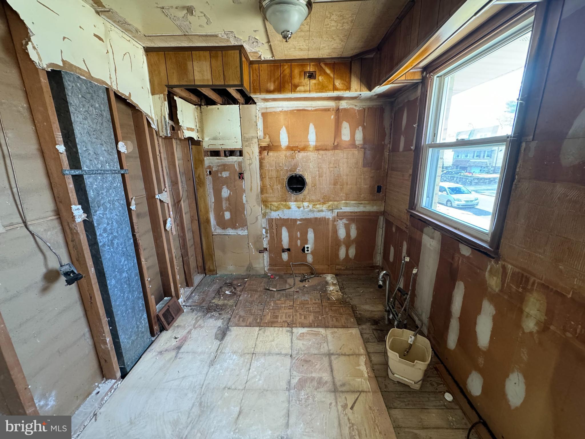 9955 Bridle Road Philadelphia, PA 19115 - Photo 5 of 14 a bathroom with a tub and a shower