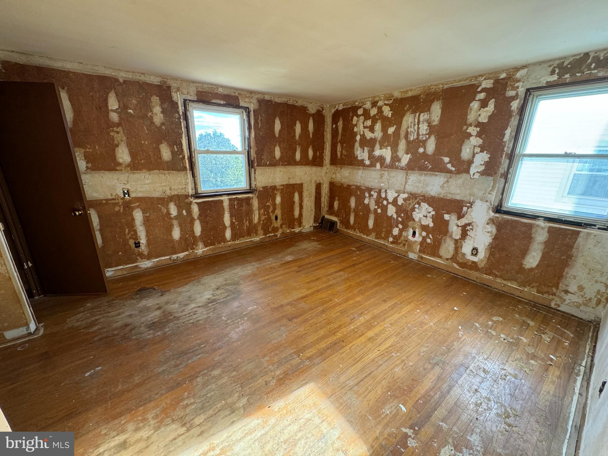 9955 Bridle Road Philadelphia, PA 19115 - Photo 8 of 14 a view of an entryway with wooden floor