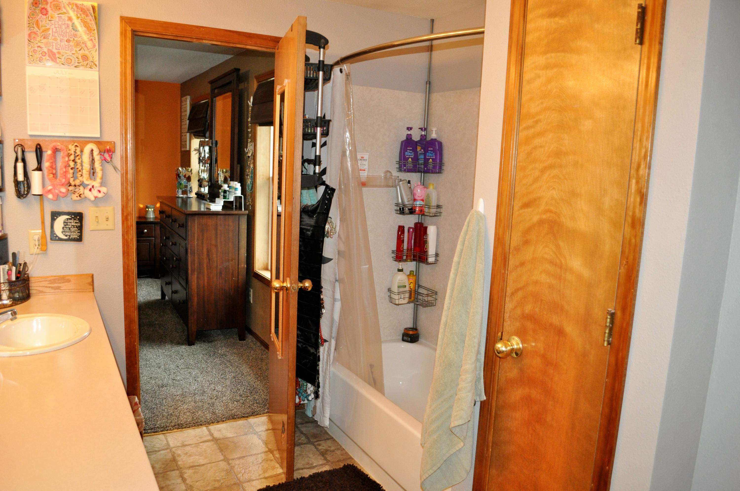 6311 Tillamook River Road Tillamook, OR 97141 - Photo 13 of 20 Master bathroom