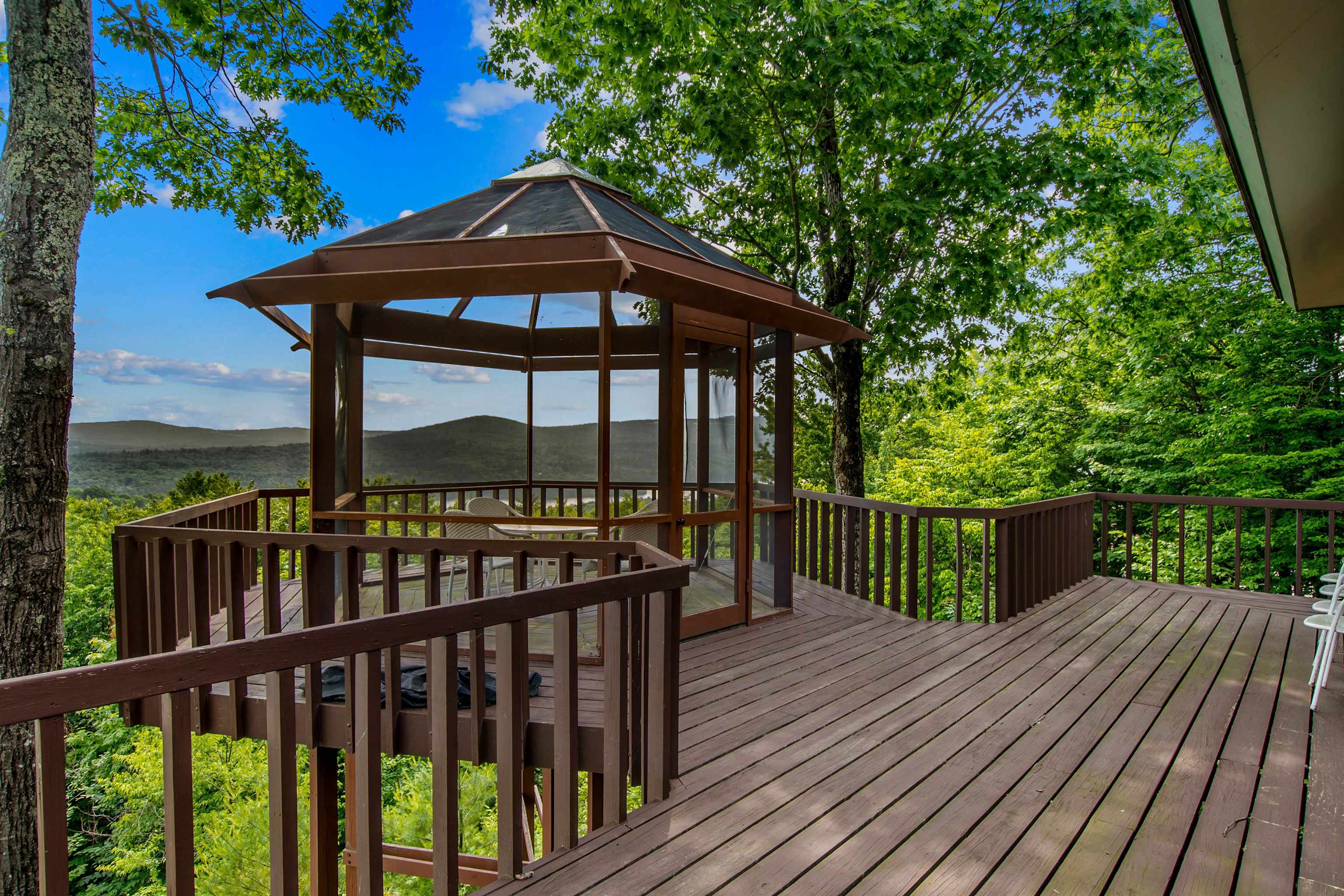 89 Oakledge Road Sunapee, NH 03782 - Photo 2 of 40 Gallery Image 2