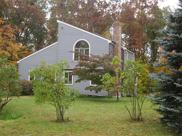 61 Barrows Road Worcester, MA 01609 - Photo 2 of 29 Gallery Image 2