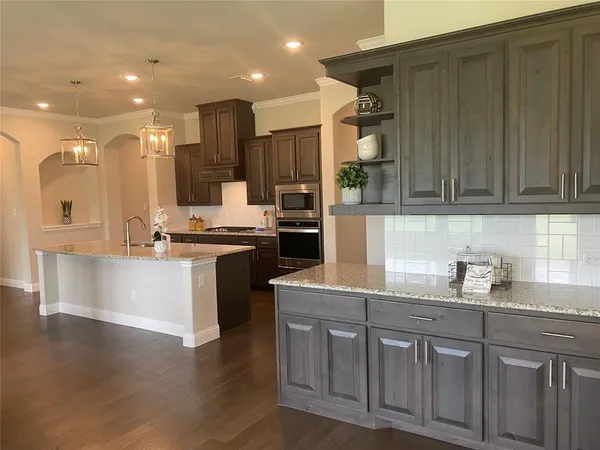 $3,000 | 209 Johnson Street, Granbury, TX 76048