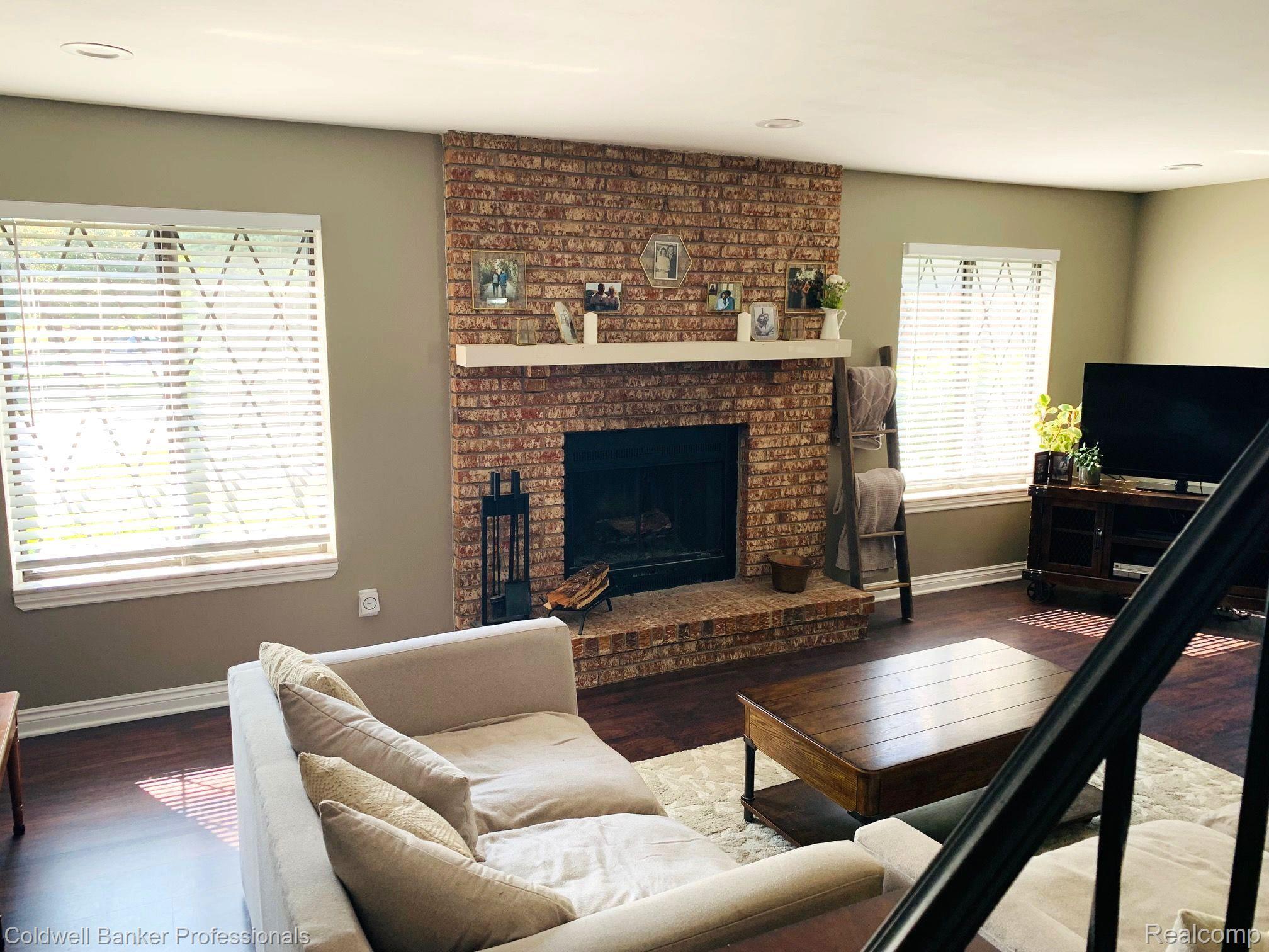 1915 Allenway Court Rochester, MI 48309 - Photo 3 of 27 Gallery Image 3