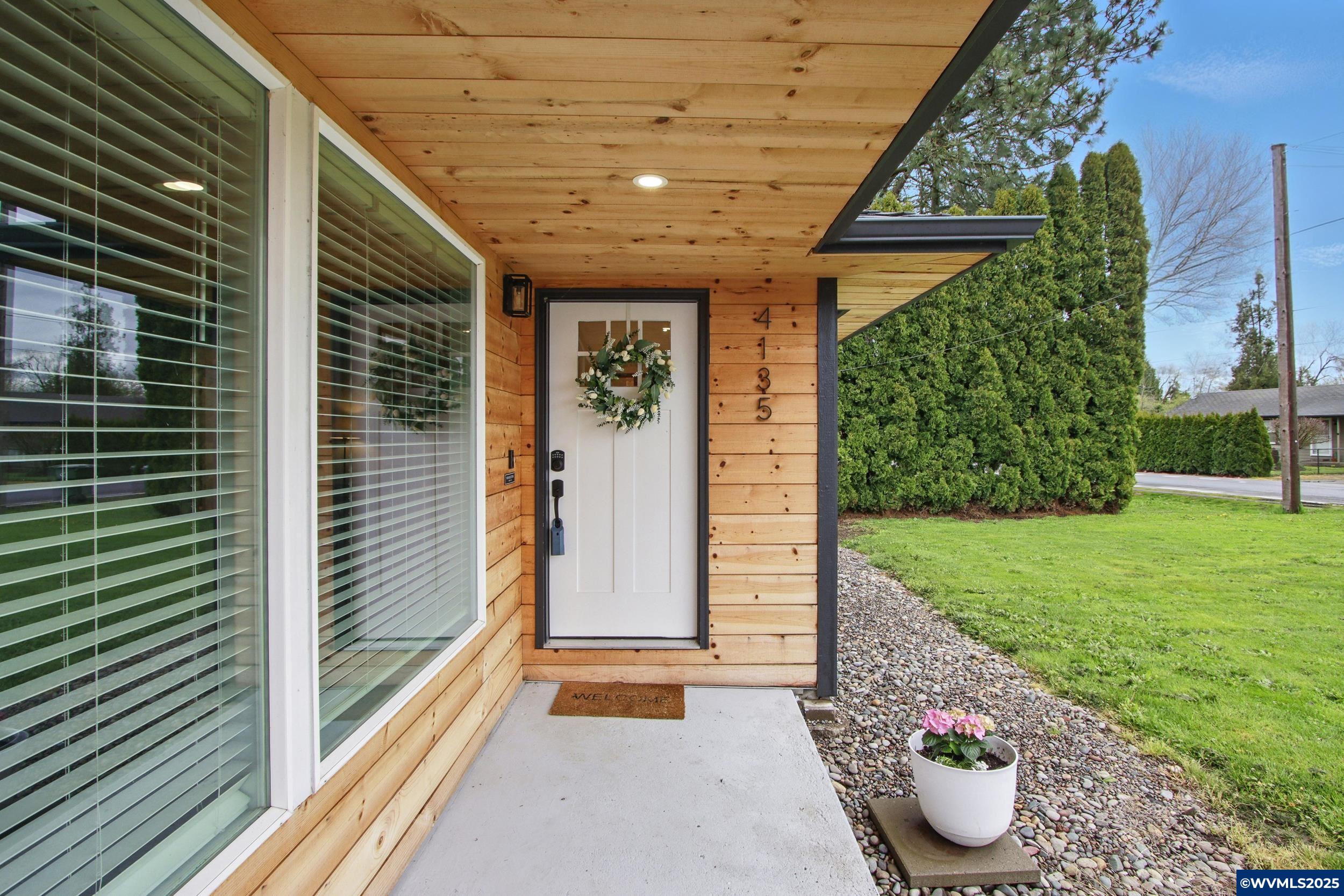 4135 Macleay Road Southeast Salem, OR 97317 - Photo 4 of 24 Gallery Image 4
