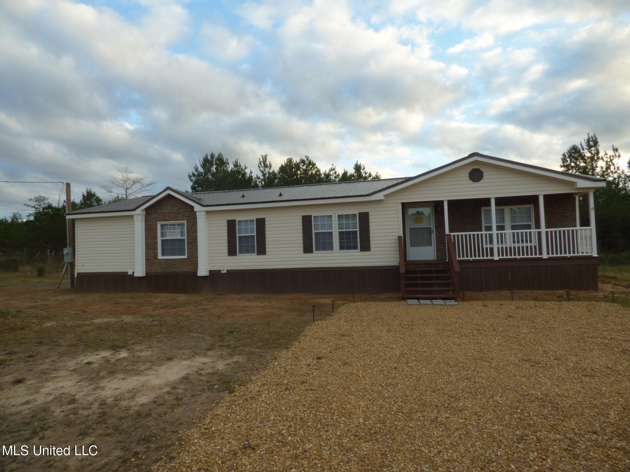 2075 Hartwell Road Summit, MS 39666 - Photo 1 of 14 Front of House