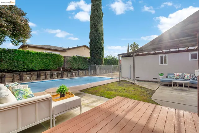 $575,000 | 1909 Oakridge Lane, Pittsburg, CA 94565