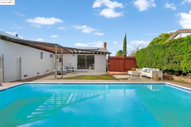 $575,000 | 1909 Oakridge Lane, Pittsburg, CA 94565