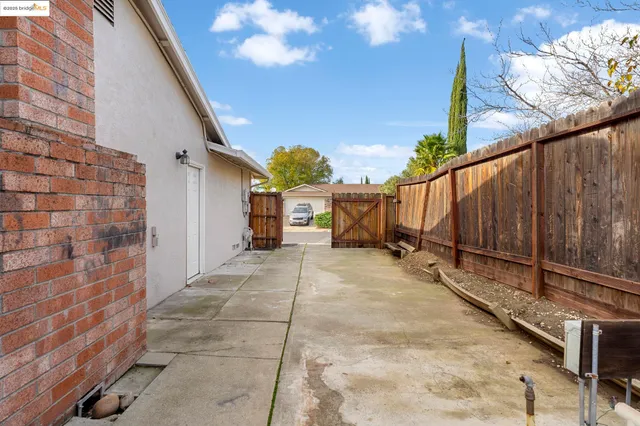 $575,000 | 1909 Oakridge Lane, Pittsburg, CA 94565