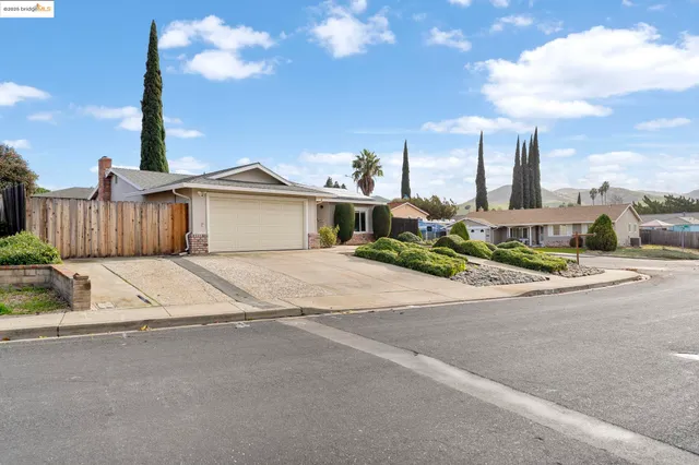 $575,000 | 1909 Oakridge Lane, Pittsburg, CA 94565