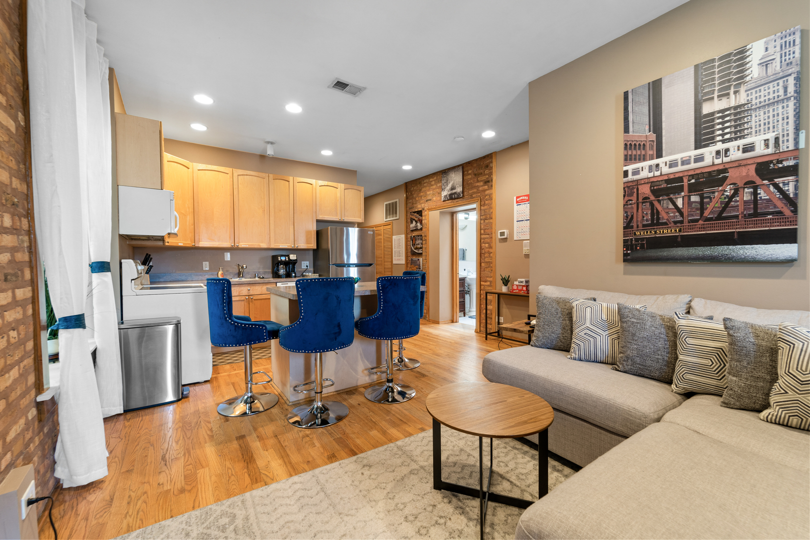 3914 North Broadway, Unit 3B Chicago, IL 60613 - Photo 4 of 18