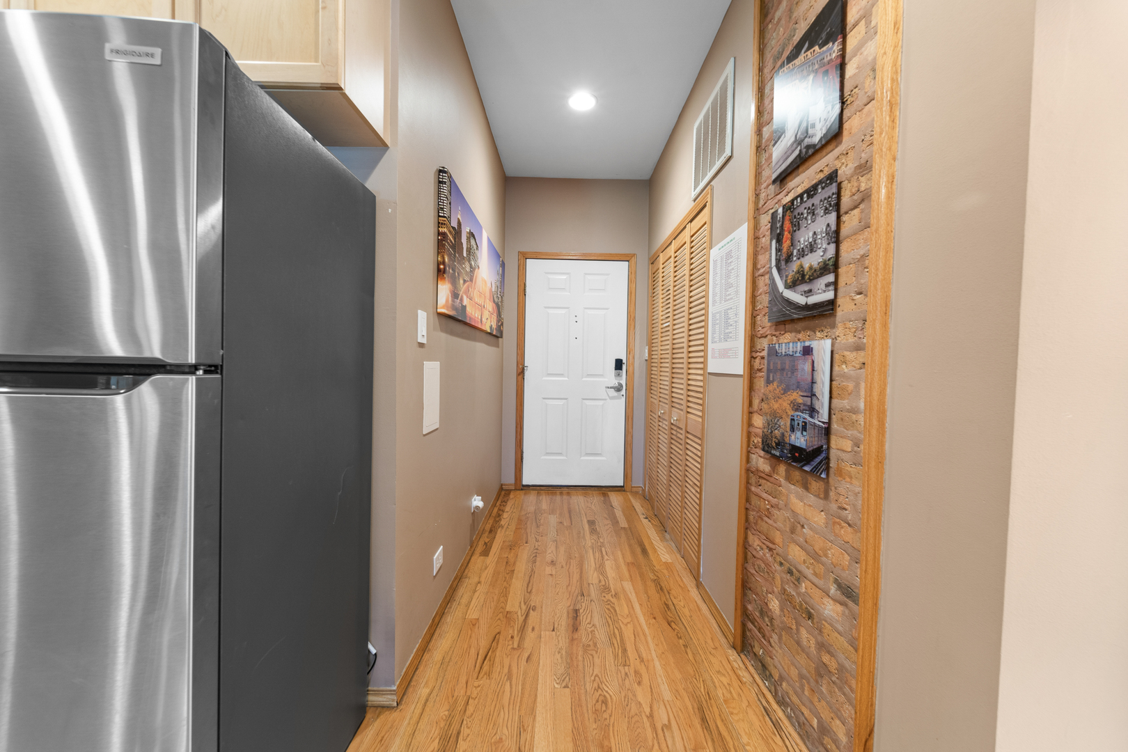 3914 North Broadway, Unit 3B Chicago, IL 60613 - Photo 7 of 18