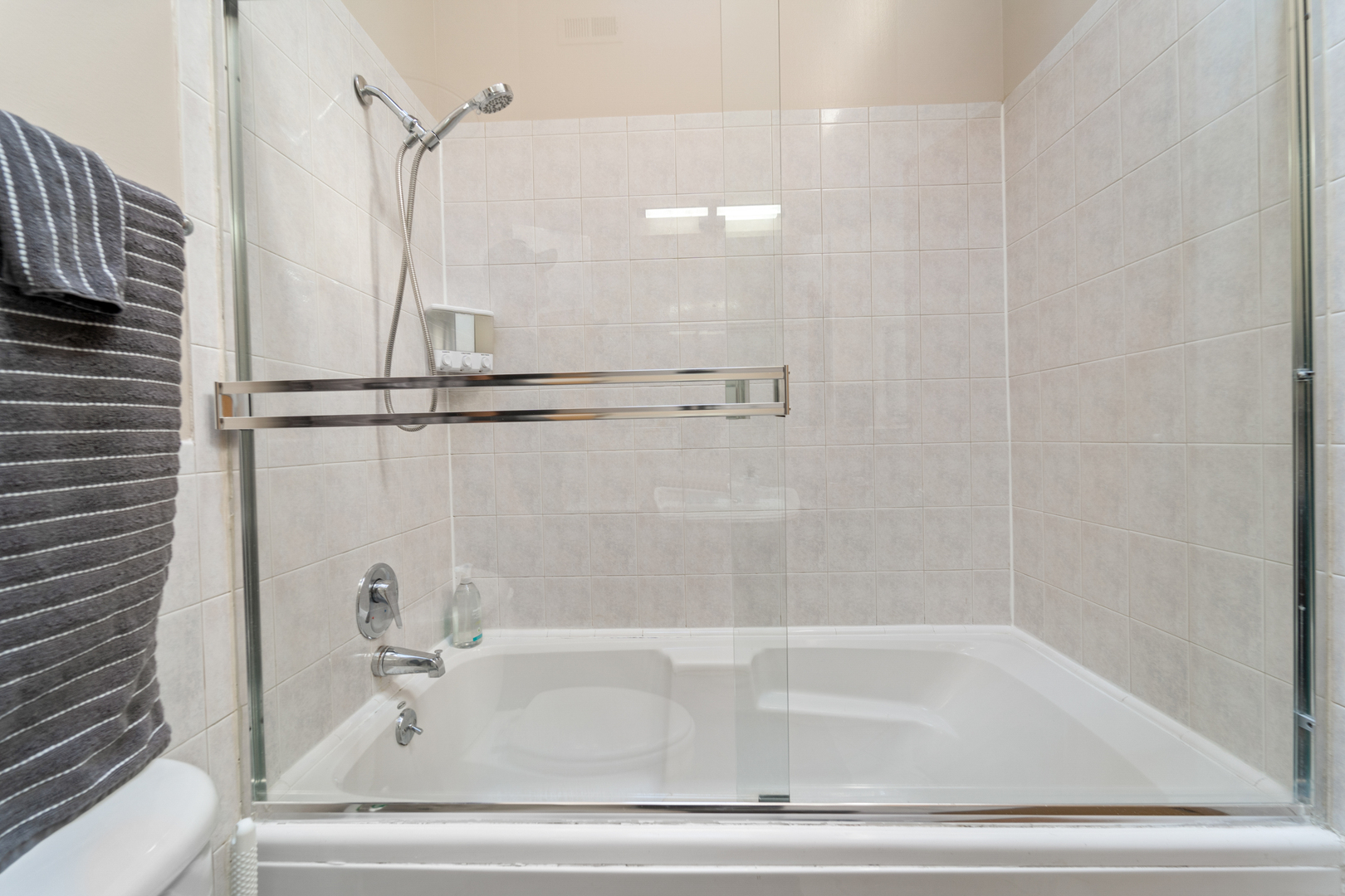 3914 North Broadway, Unit 3B Chicago, IL 60613 - Photo 9 of 18