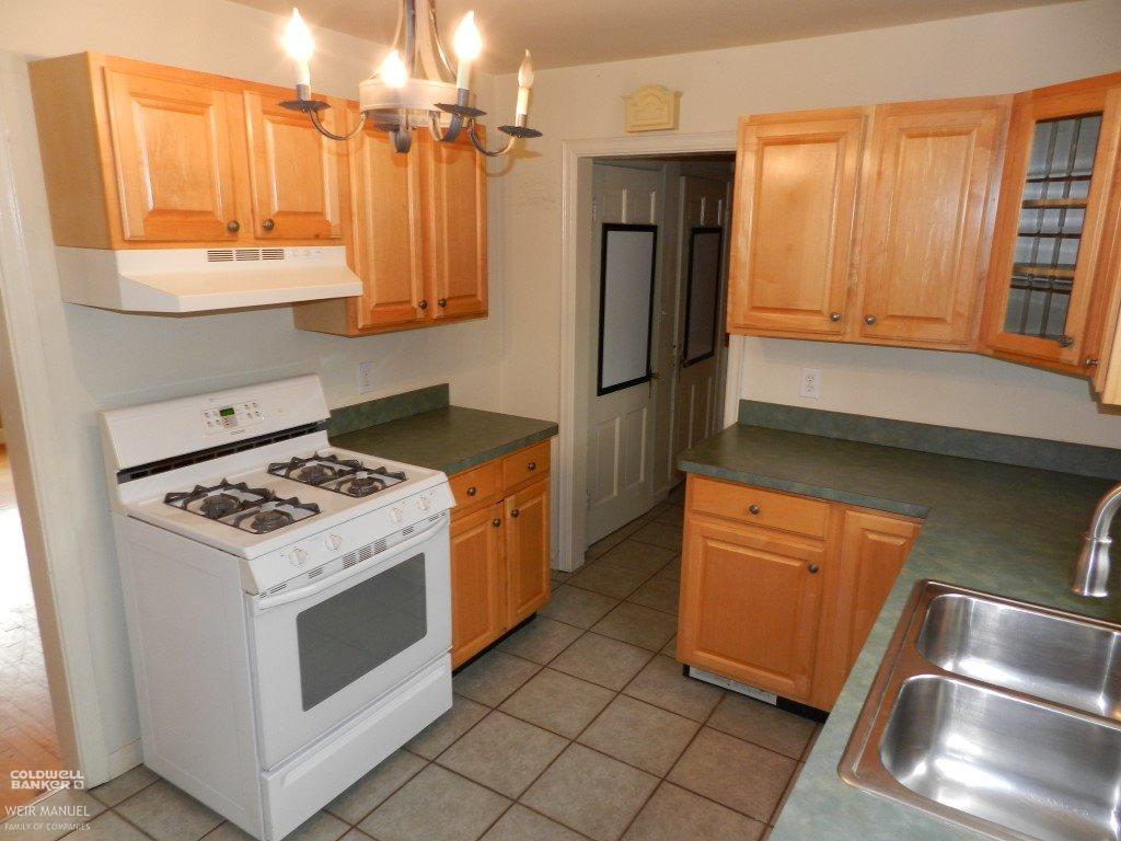 227 Cherokee Road Pontiac, MI 48341 - Photo 11 of 35