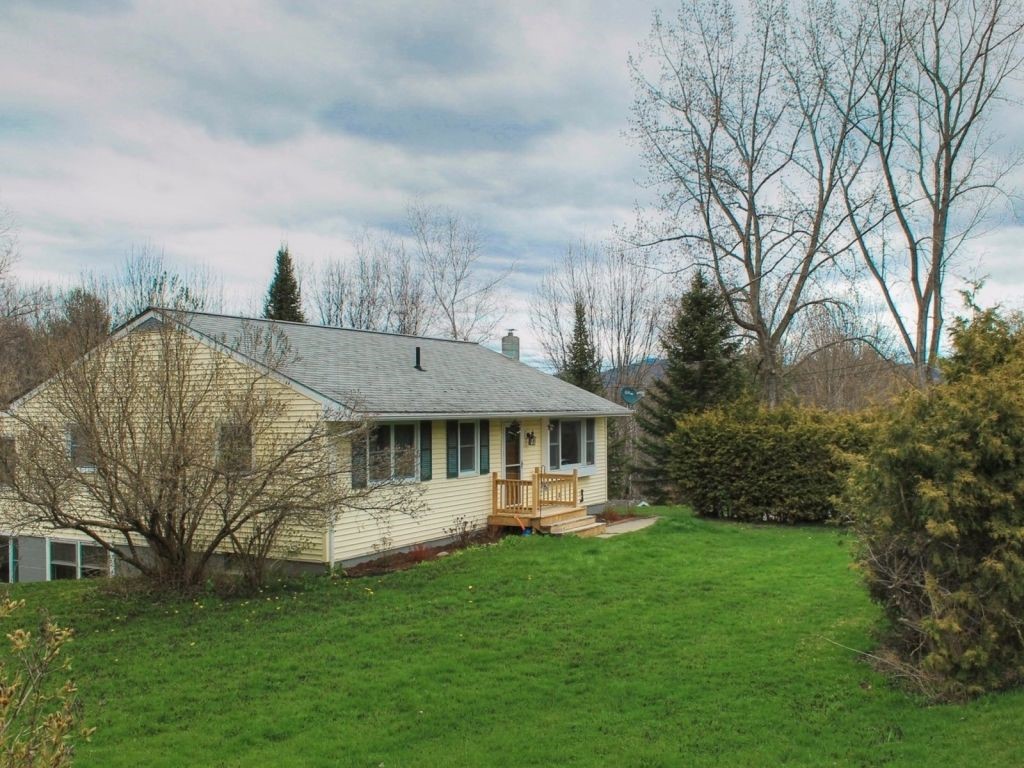 328 Hillview Road Richmond, VT 05477 - Photo 1 of 26 Gallery Image 1
