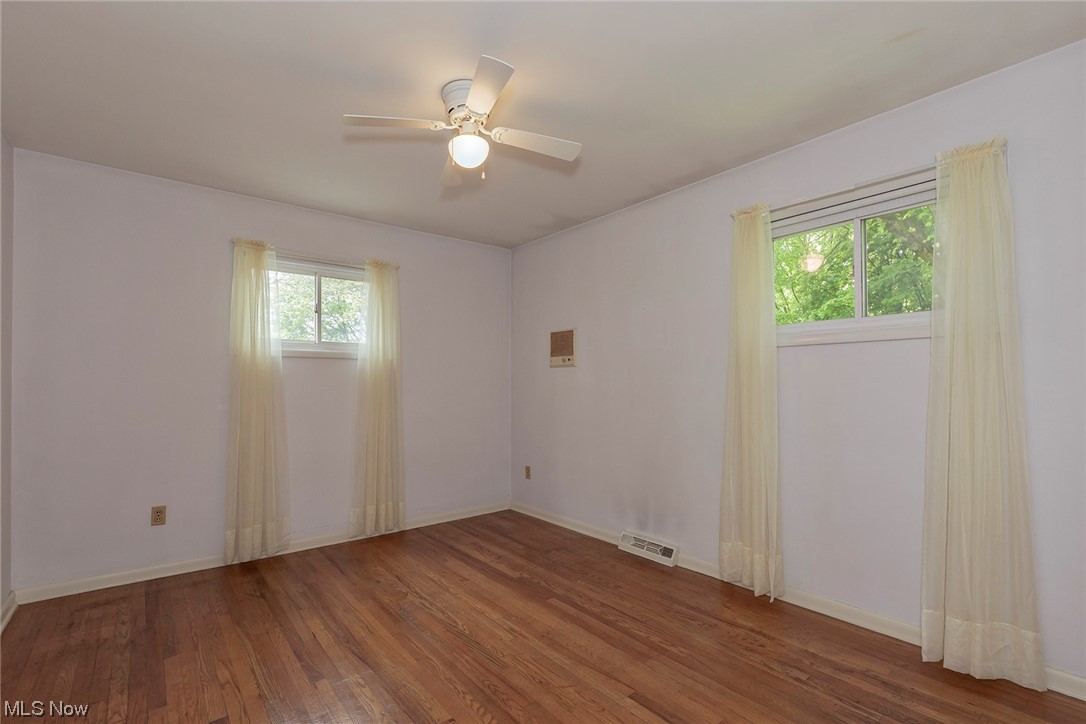 5693 Falkirk Road Lyndhurst, OH 44124 - Photo 25 of 32 Gallery Image 25