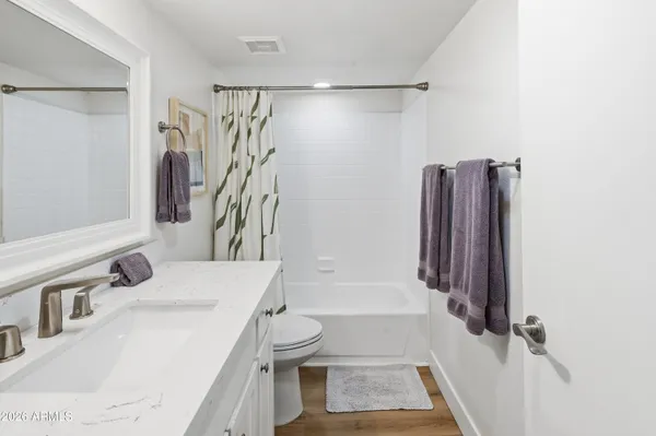 $3,000 | 4704 East Paradise Village Parkway North, Unit 228, Phoenix, AZ 85032
