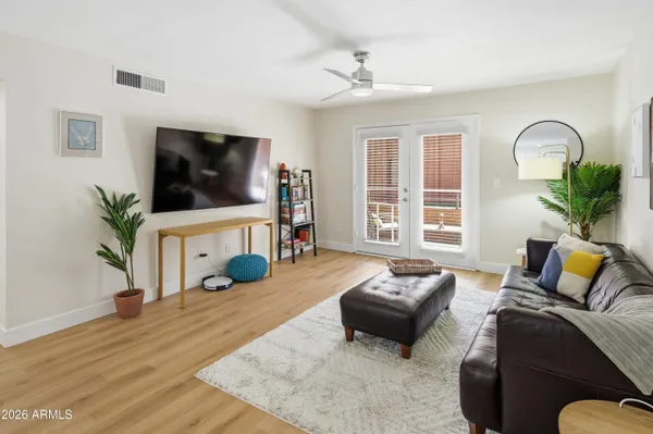 $3,000 | 4704 East Paradise Village Parkway North, Unit 228, Phoenix, AZ 85032
