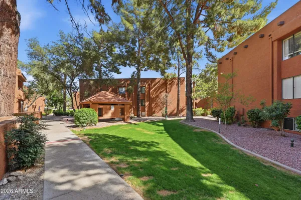 $3,000 | 4704 East Paradise Village Parkway North, Unit 228, Phoenix, AZ 85032