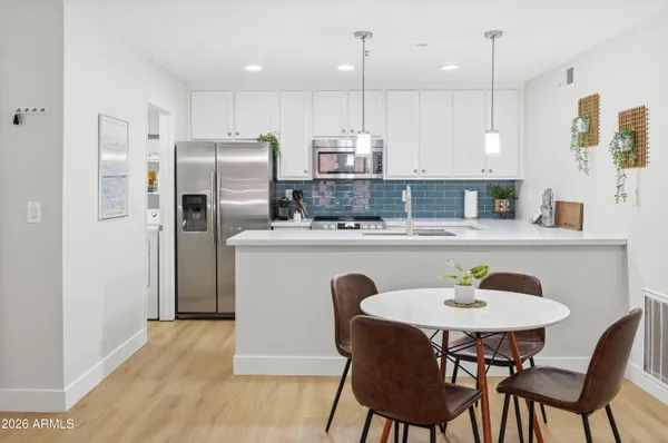 $3,000 | 4704 East Paradise Village Parkway North, Unit 228, Phoenix, AZ 85032