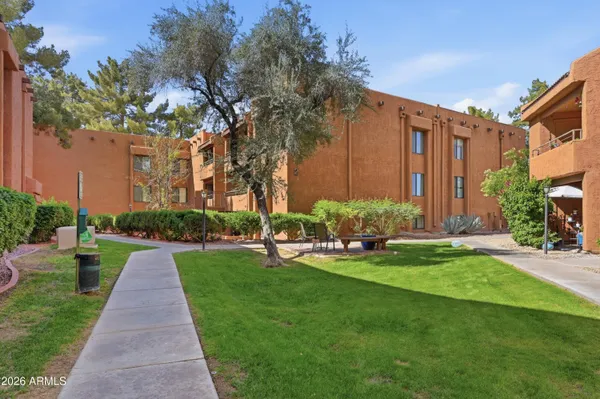 $3,000 | 4704 East Paradise Village Parkway North, Unit 228, Phoenix, AZ 85032