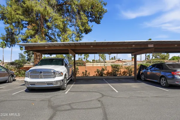 $3,000 | 4704 East Paradise Village Parkway North, Unit 228, Phoenix, AZ 85032