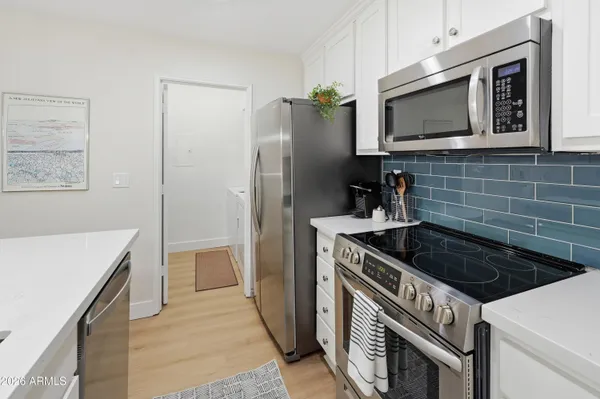 $3,000 | 4704 East Paradise Village Parkway North, Unit 228, Phoenix, AZ 85032