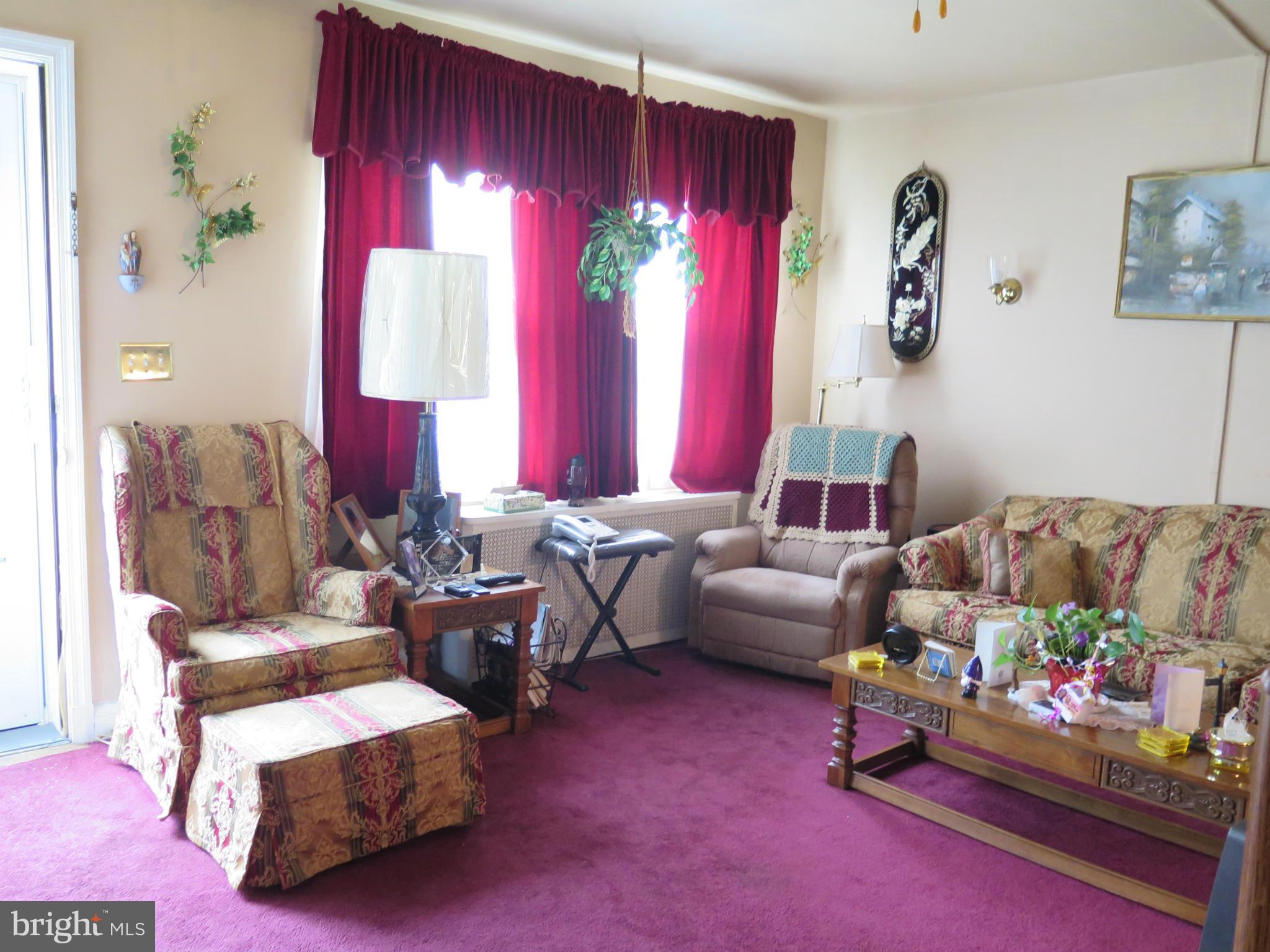 5232 Old Frederick Road Baltimore, MD 21229 - Photo 13 of 28 Living Room