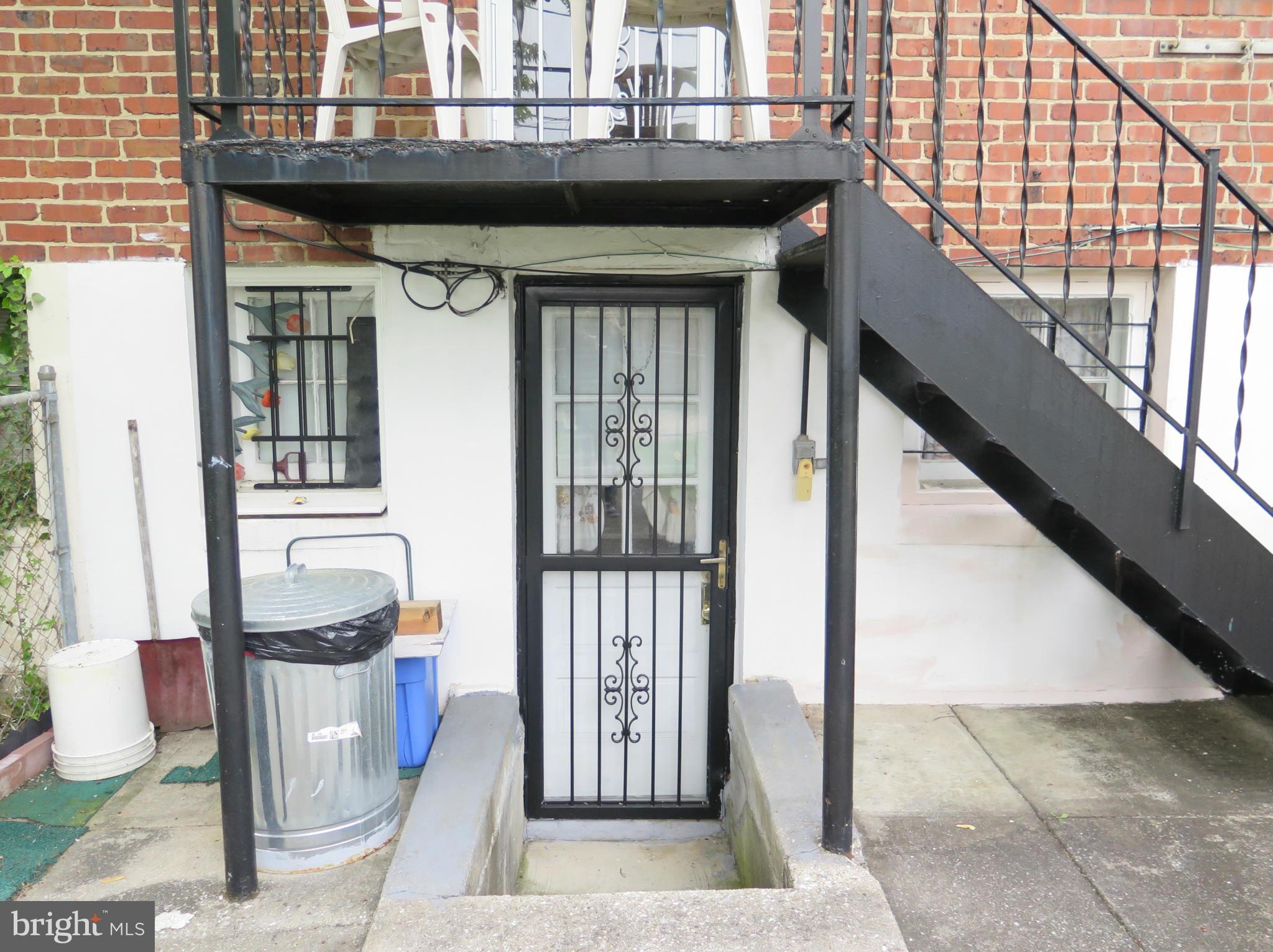 5232 Old Frederick Road Baltimore, MD 21229 - Photo 3 of 28 Back