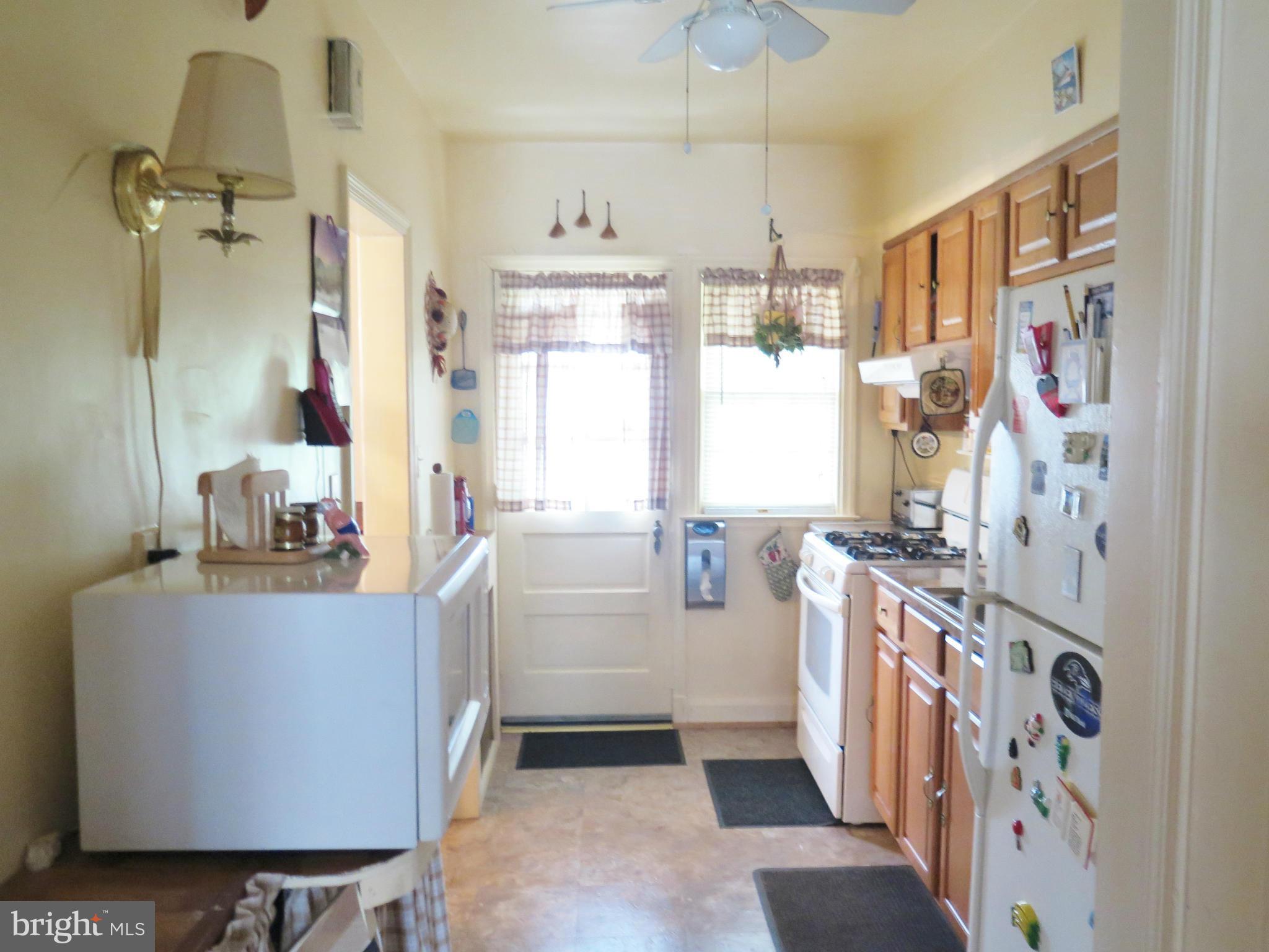 5232 Old Frederick Road Baltimore, MD 21229 - Photo 5 of 28 Kitchen