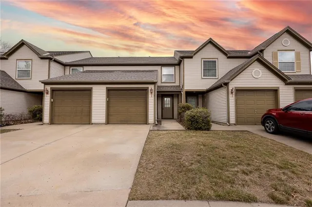 $207,000 | 5436 North Fairmount Avenue, Kansas City, MO 64118