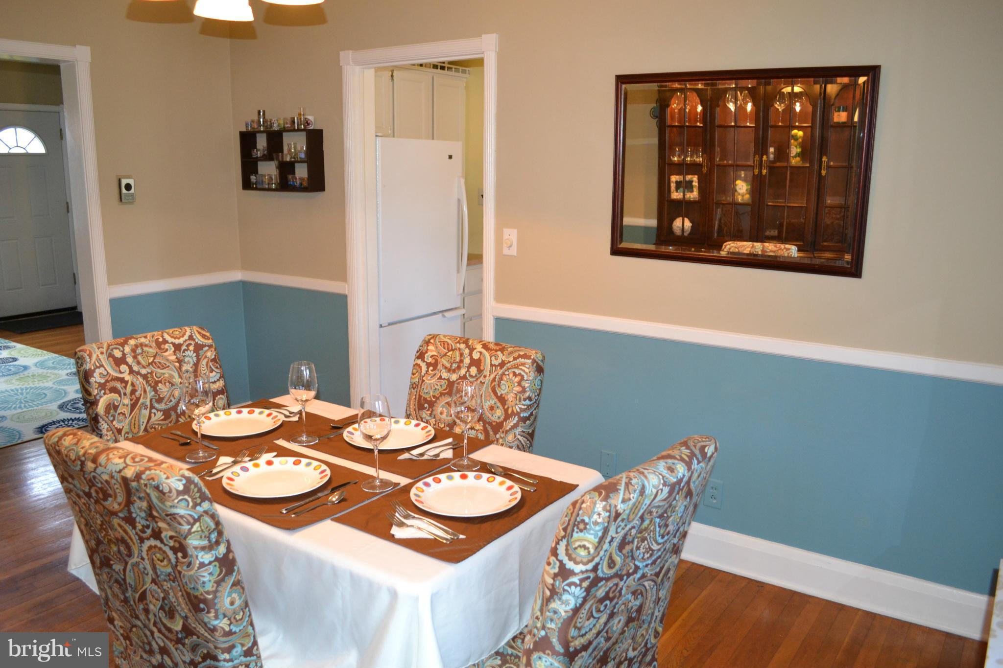 211 Westshire Road Baltimore, MD 21229 - Photo 12 of 28 Dining Room