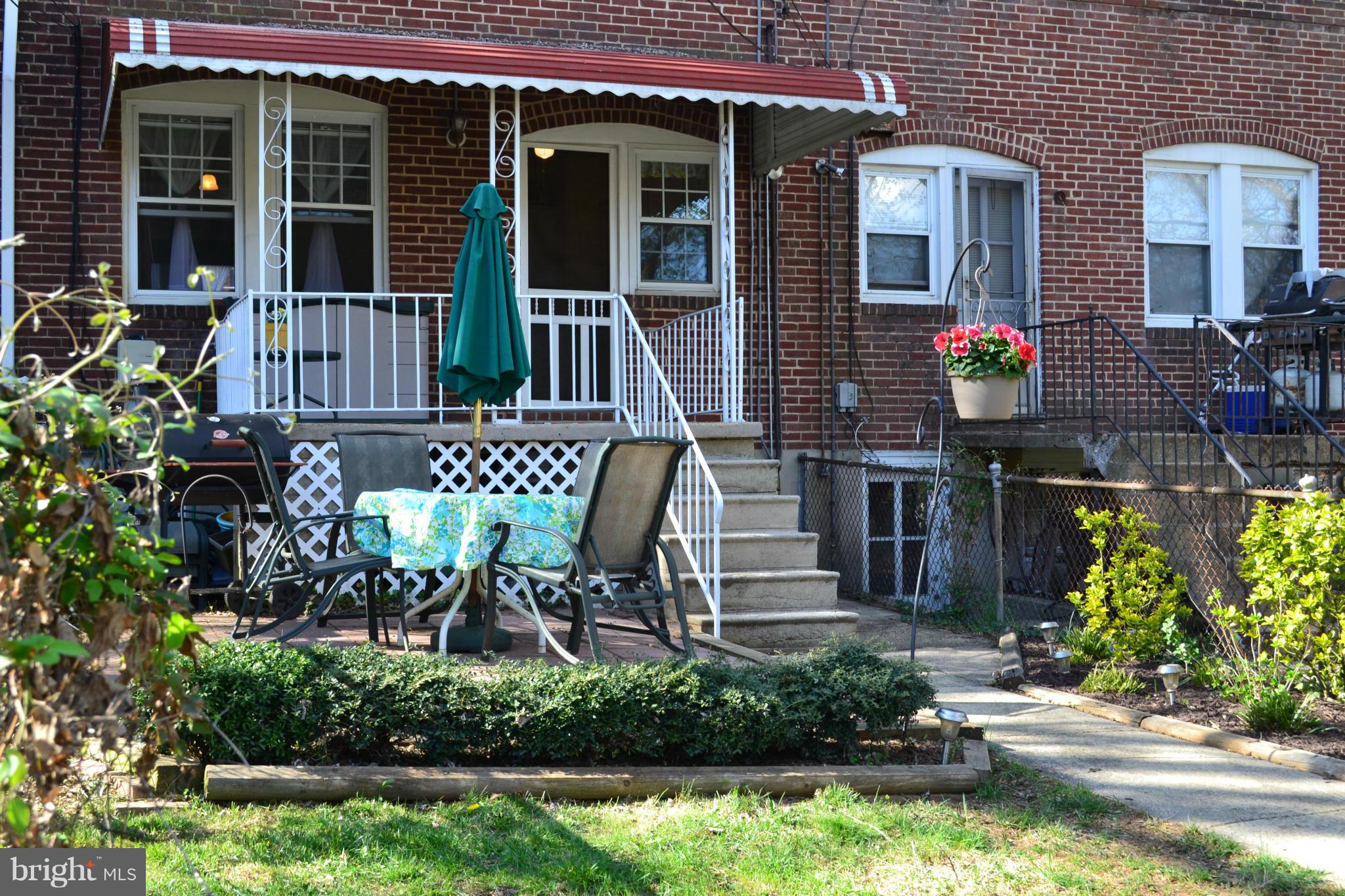 211 Westshire Road Baltimore, MD 21229 - Photo 27 of 28 Great back yard and patio
