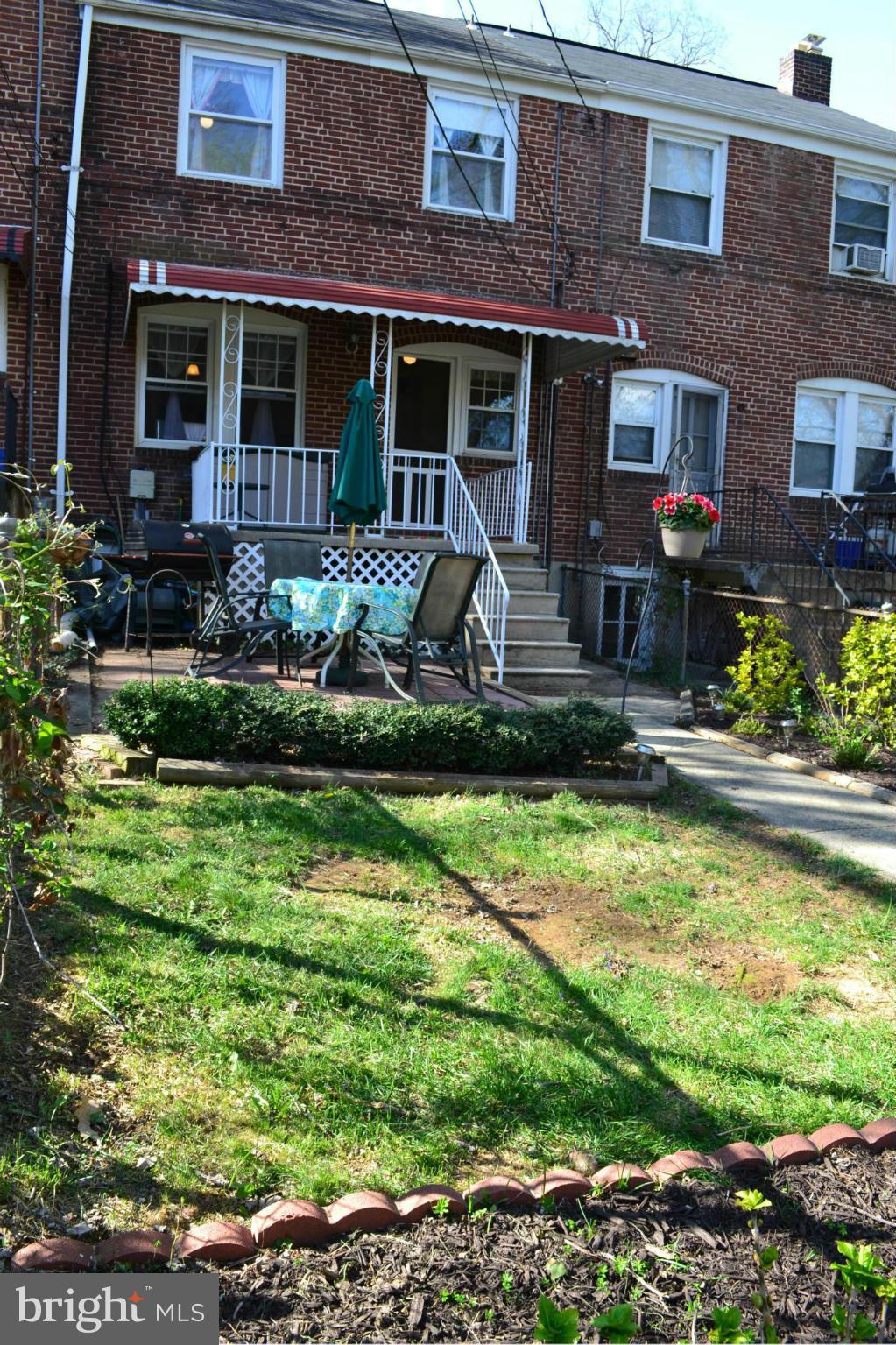 211 Westshire Road Baltimore, MD 21229 - Photo 28 of 28 Back yard