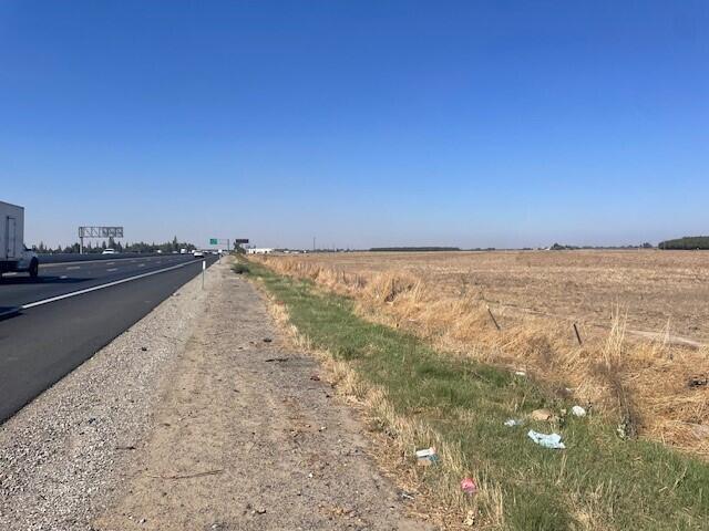 100 Rd Tulare, CA 93274 - Photo 3 of 6 Road 100 3