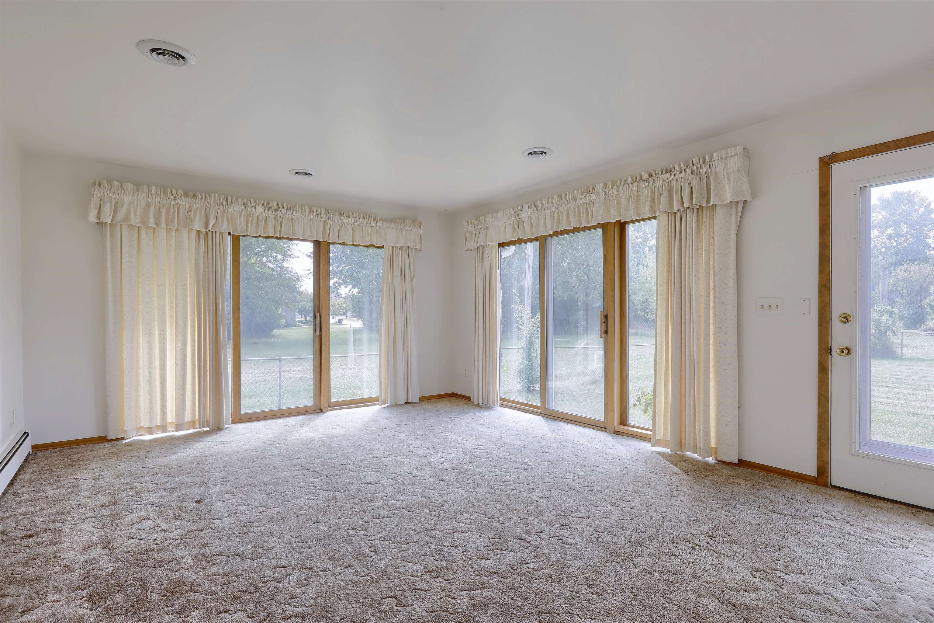 2734 East Wattles Road Troy, MI 48083 - Photo 16 of 44