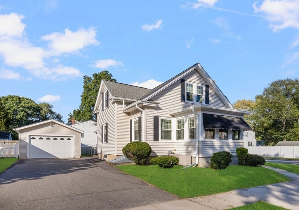 596 Harvard Street Fall River, MA 02720 - Photo 1 of 28