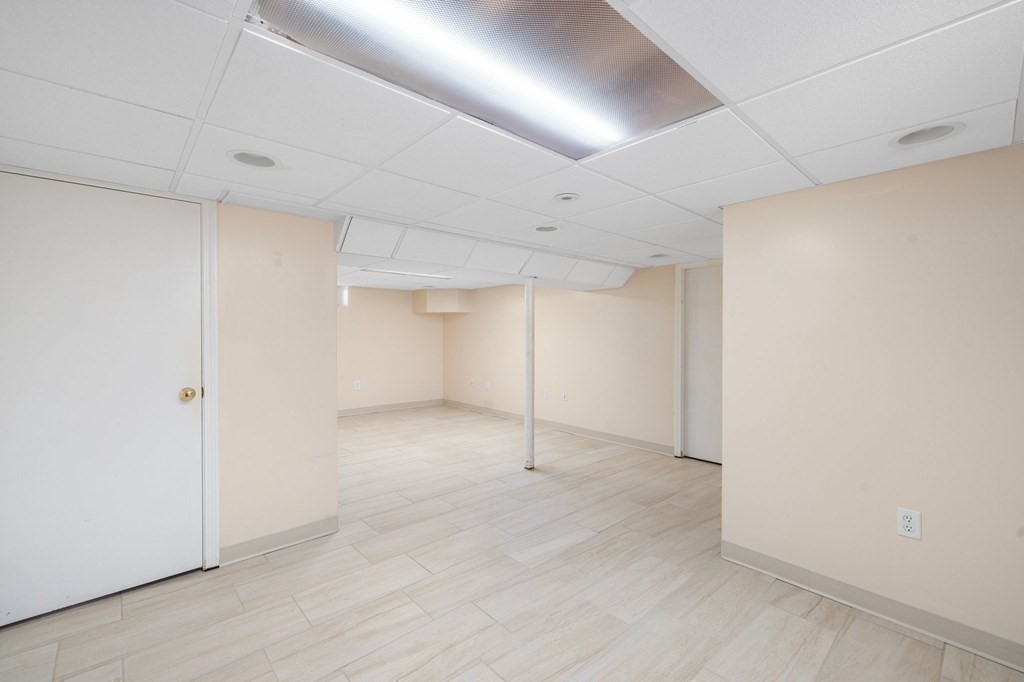 596 Harvard Street Fall River, MA 02720 - Photo 18 of 28