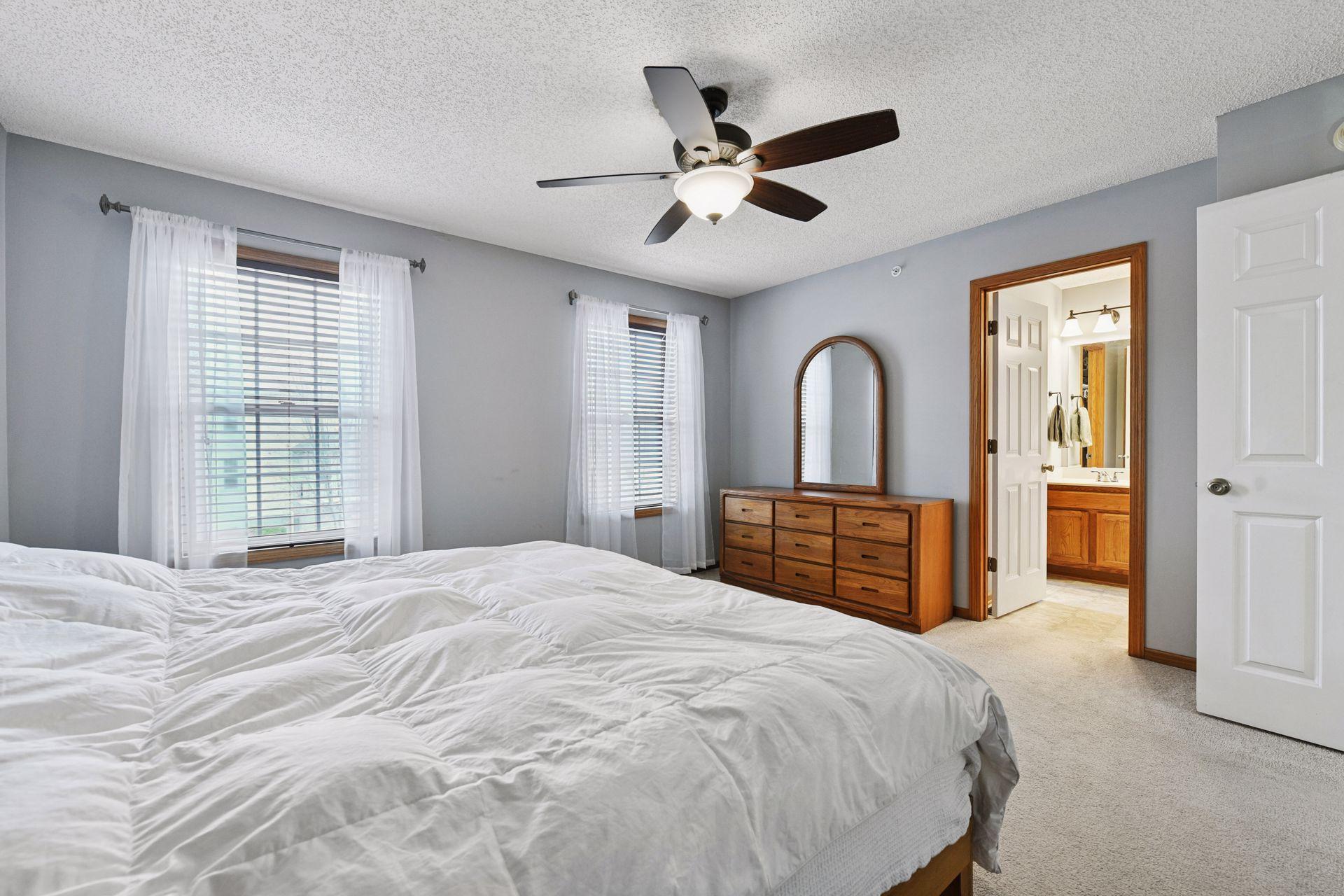 1976 Clover Ridge Drive Chaska, MN 55318 - Photo 15 of 23