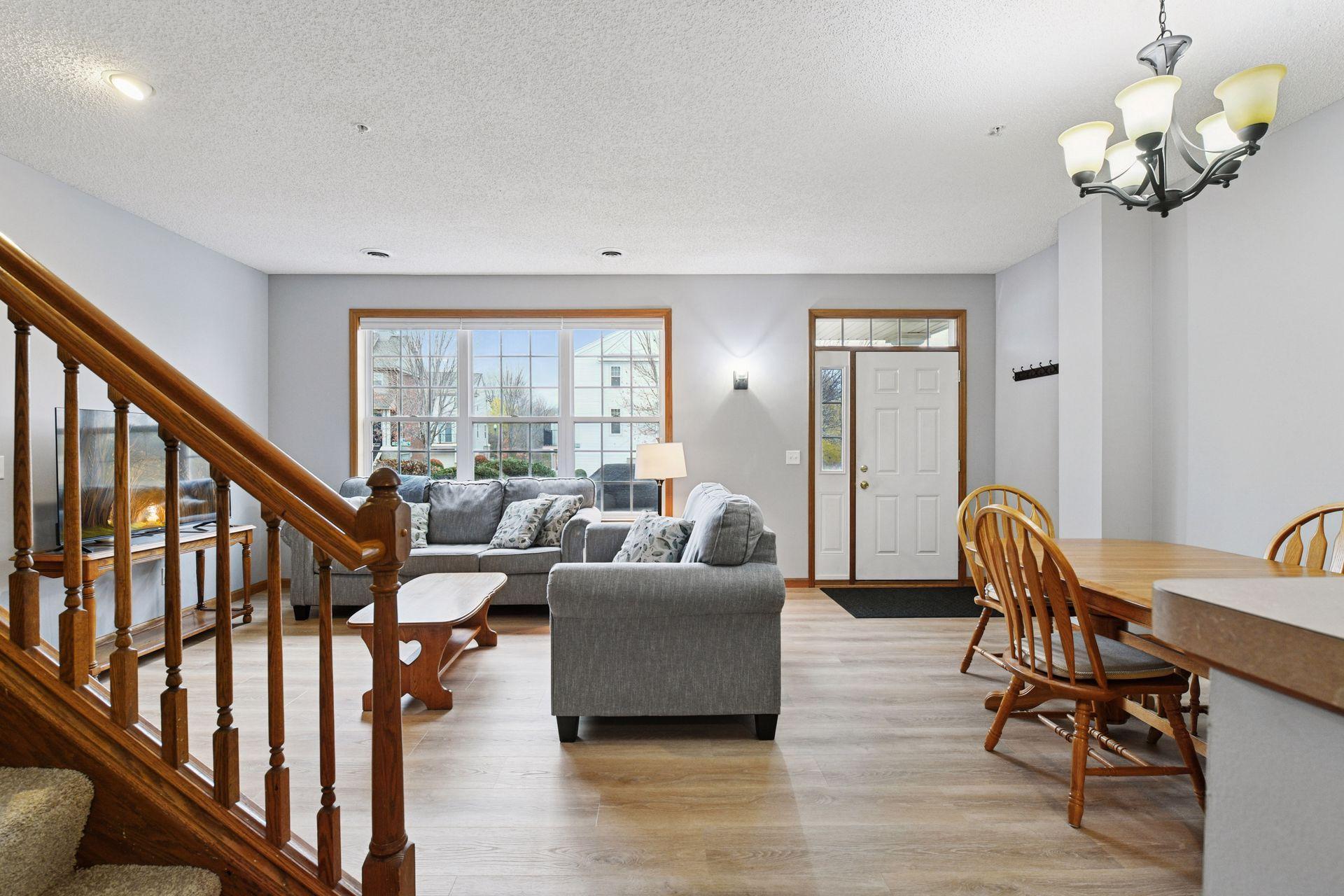 1976 Clover Ridge Drive Chaska, MN 55318 - Photo 2 of 23