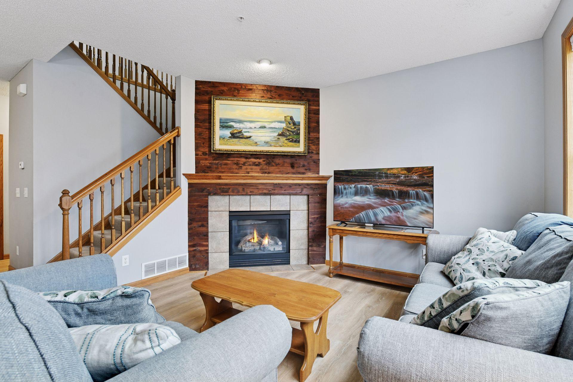 1976 Clover Ridge Drive Chaska, MN 55318 - Photo 4 of 23