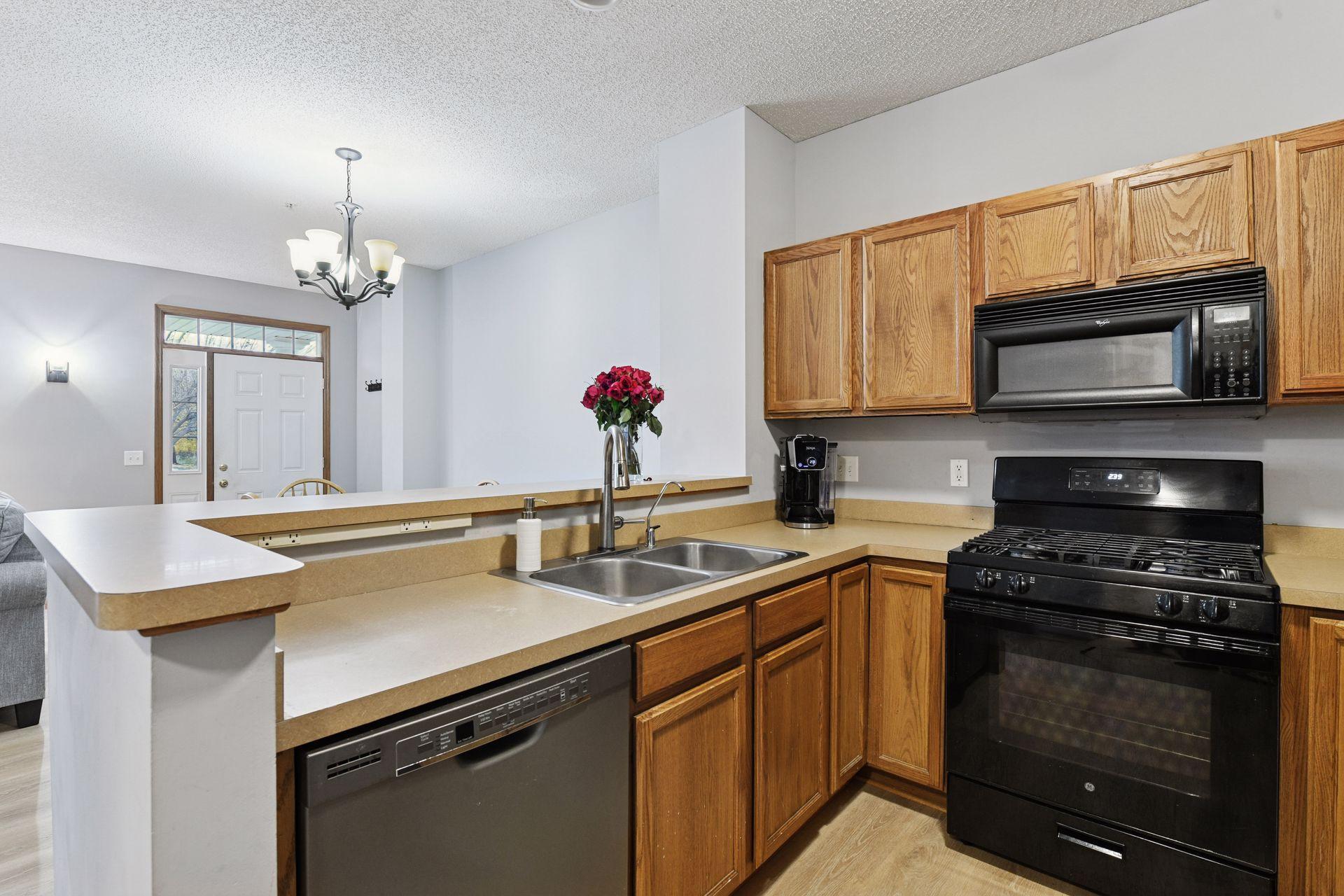 1976 Clover Ridge Drive Chaska, MN 55318 - Photo 9 of 23