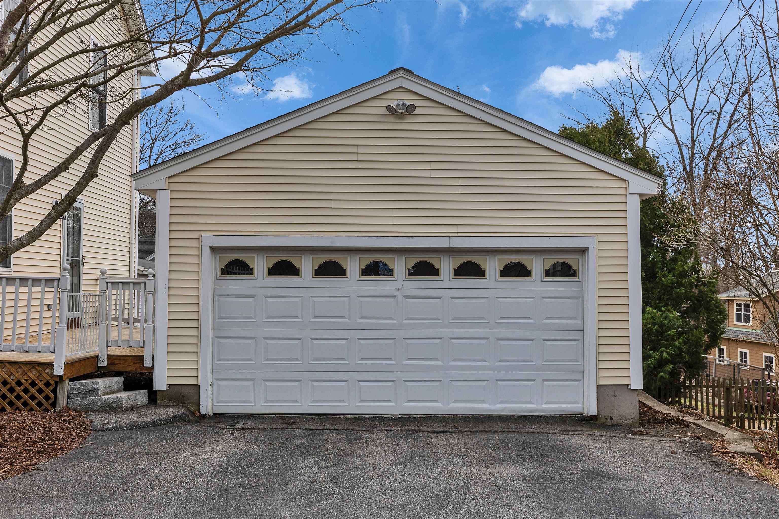 2246 Elm Street Manchester, NH 03104 - Photo 36 of 40