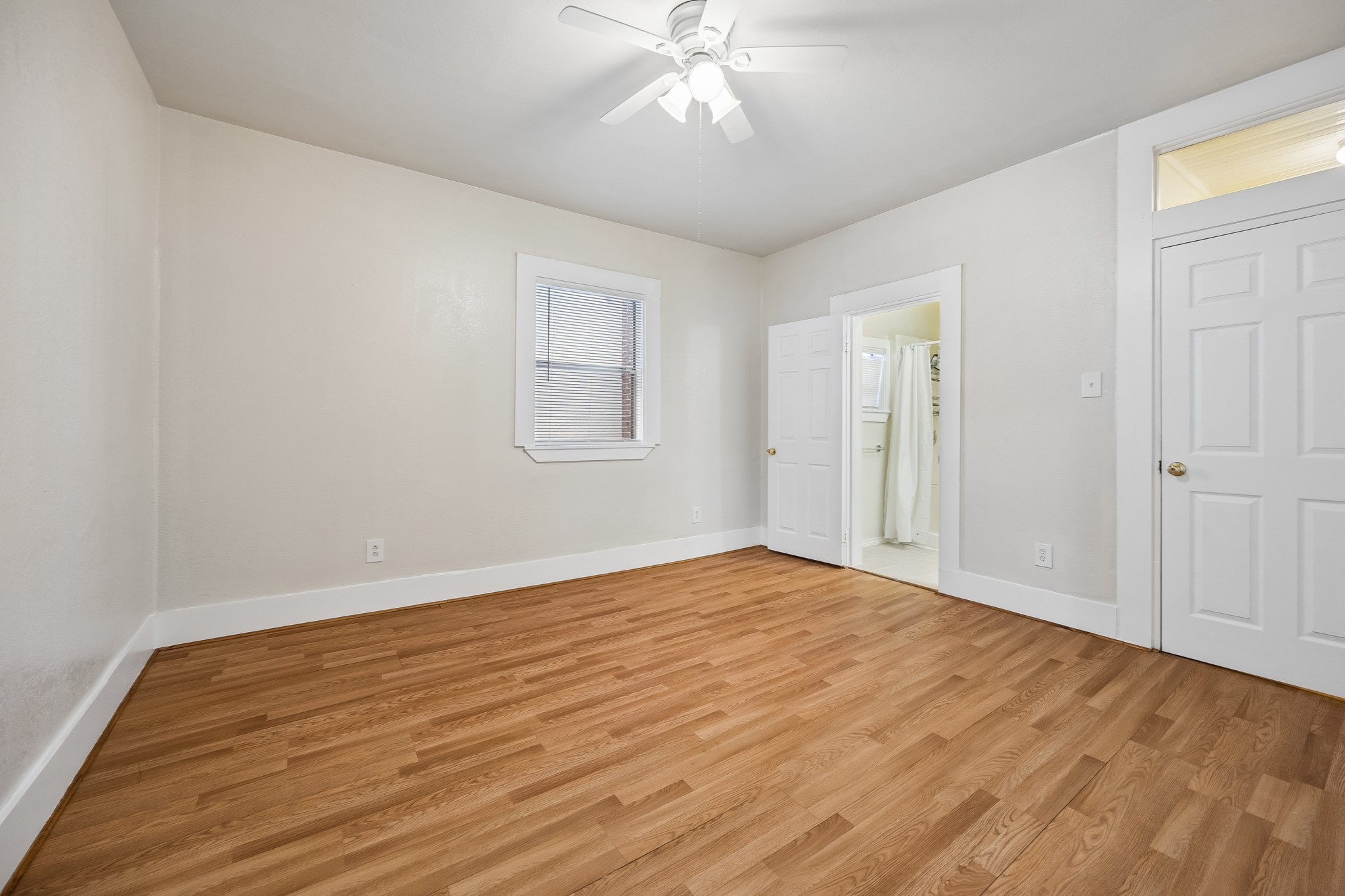2010 Crocker Street Houston, TX 77006 - Photo 9 of 11