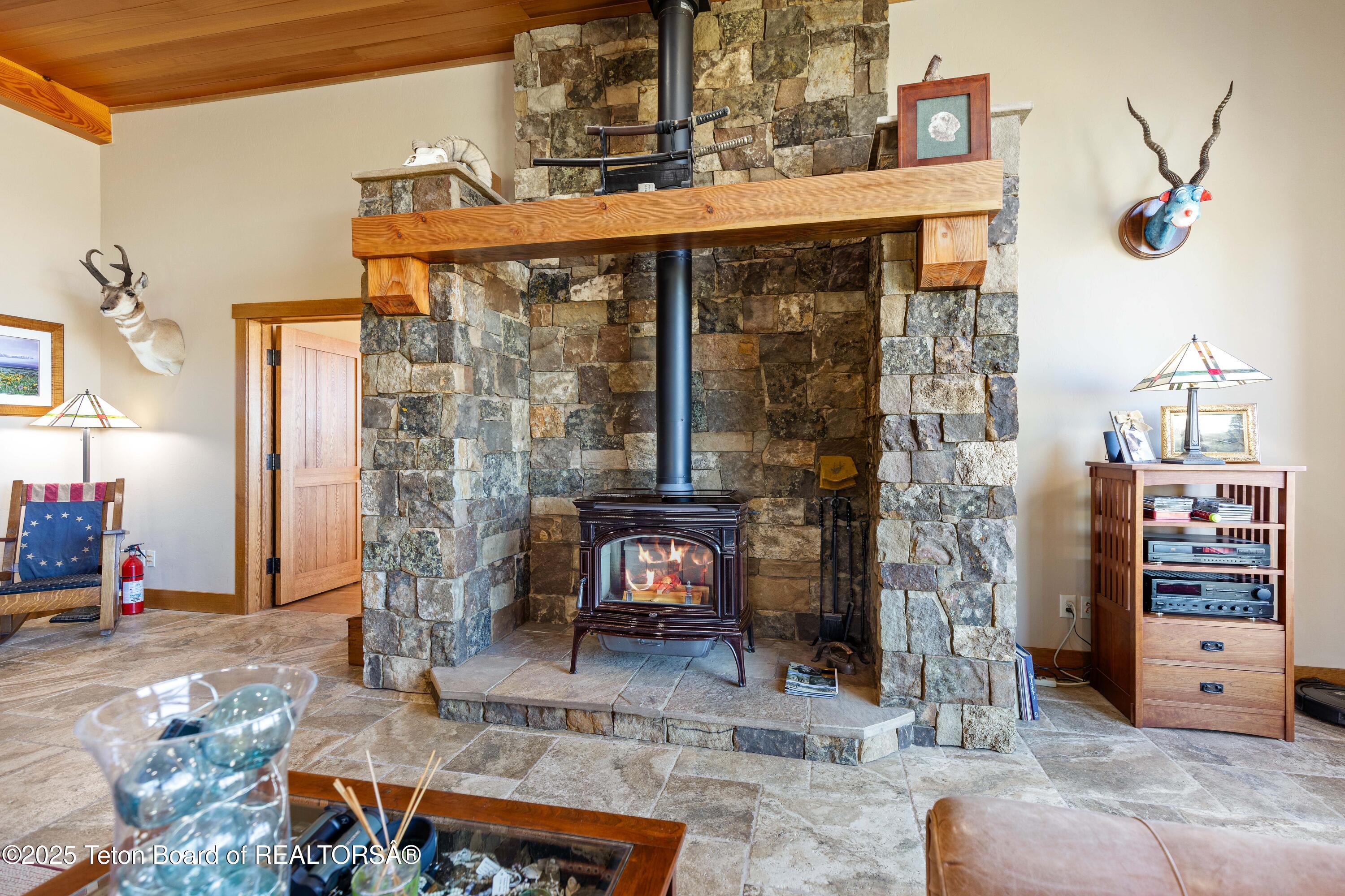 374 Upper Ridge Road Alpine, WY 83128 - Photo 33 of 80 374 Upper Ridge Rd Living Room