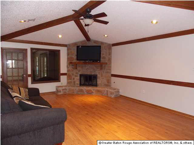 7437 Associate Drive Baton Rouge, LA 70817 - Photo 5 of 10