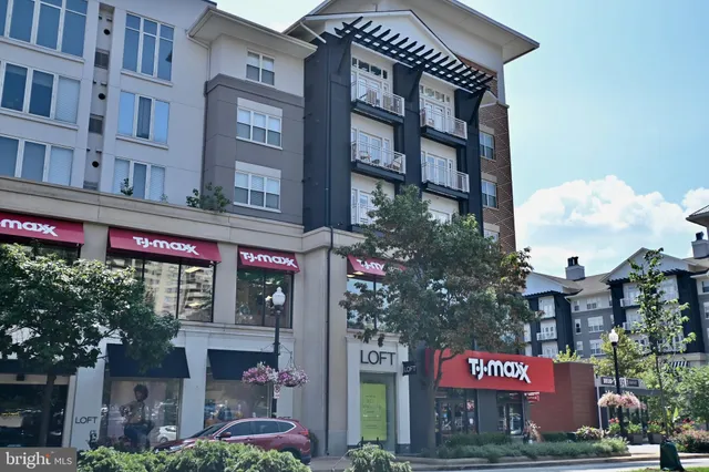 $3,550 | 1101 South Arlington Ridge Road, Unit 509, Arlington, VA 22202